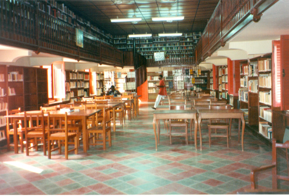 10_biblioteca i centre cultural_1